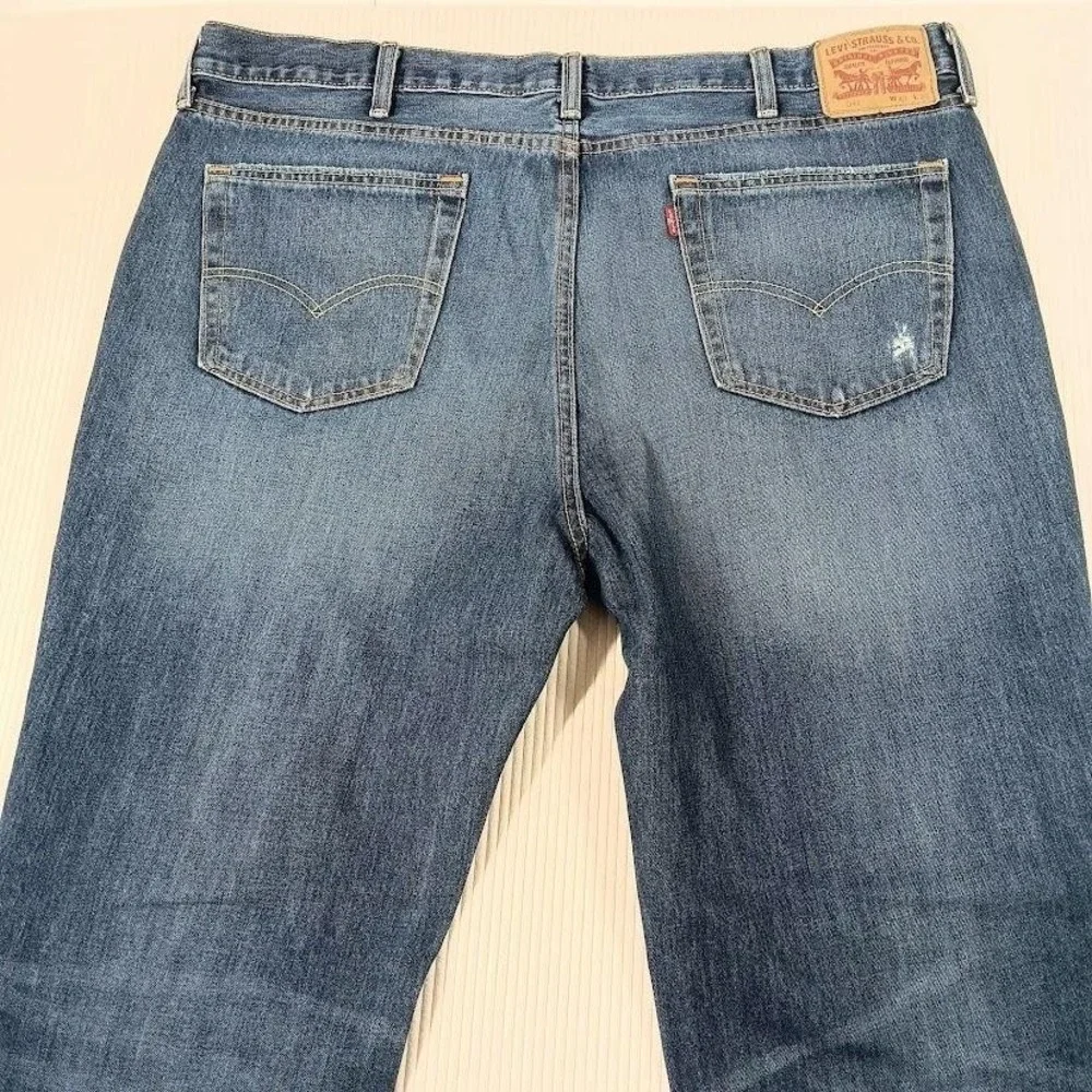 Levis 541 Jeans Mens 42x31 Blue Medium Wash‎ Distressed Athletic Fit Denim Pants